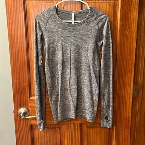 new lululemon grey women’s long sleeve